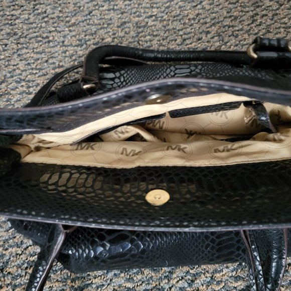 Michael Kors Hamilton Satchel Python Black and Gold Lock and Key - Picture 9 of 16